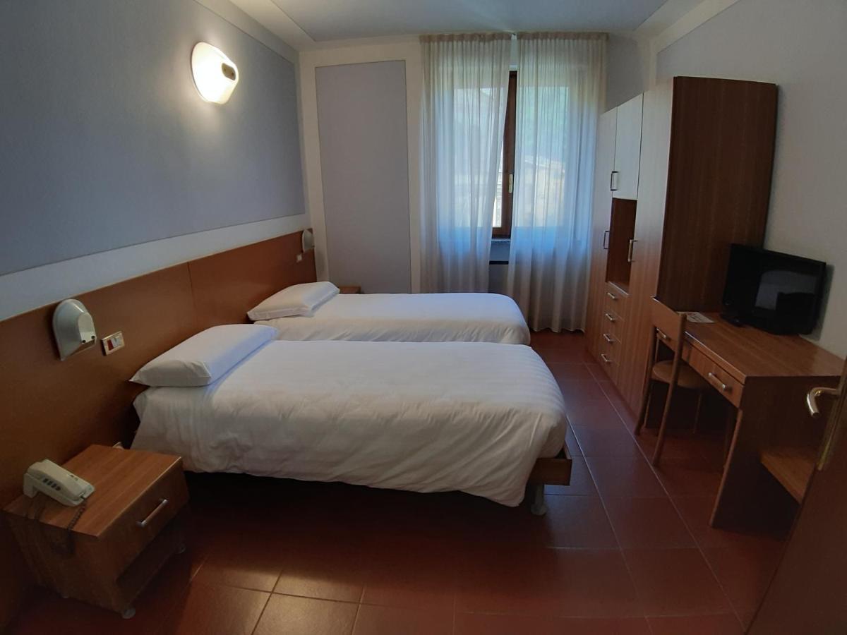 Hotel Ristorante Centrale Vestone Dış mekan fotoğraf