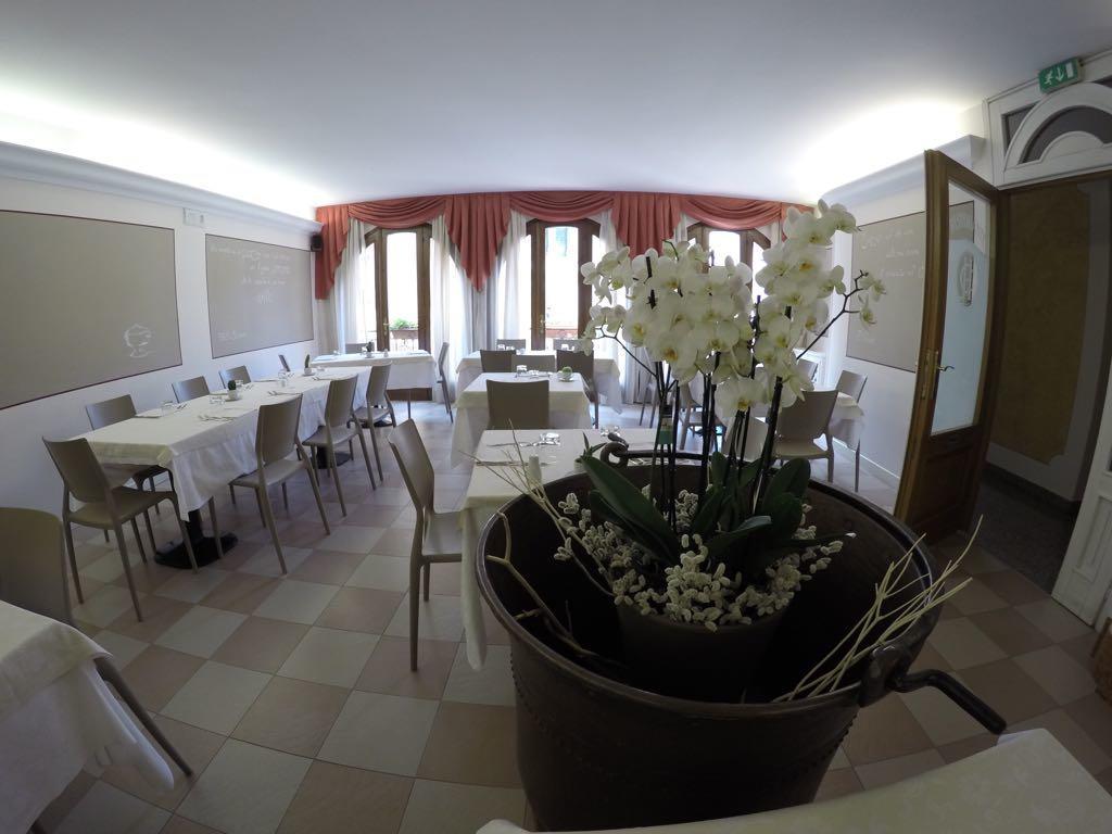 Hotel Ristorante Centrale Vestone Dış mekan fotoğraf